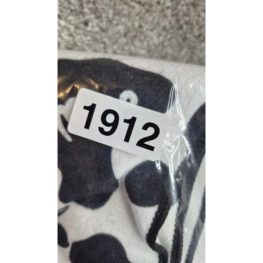 The Unbranded Brand these black